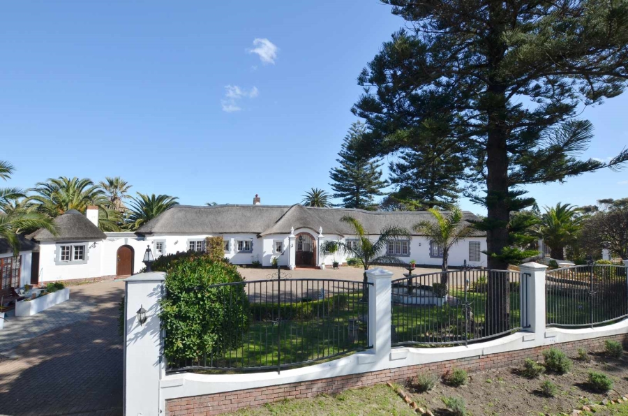 11 Bedroom Property for Sale in Milnerton Western Cape